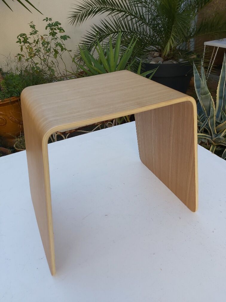 Tables giggled wood laminated glued