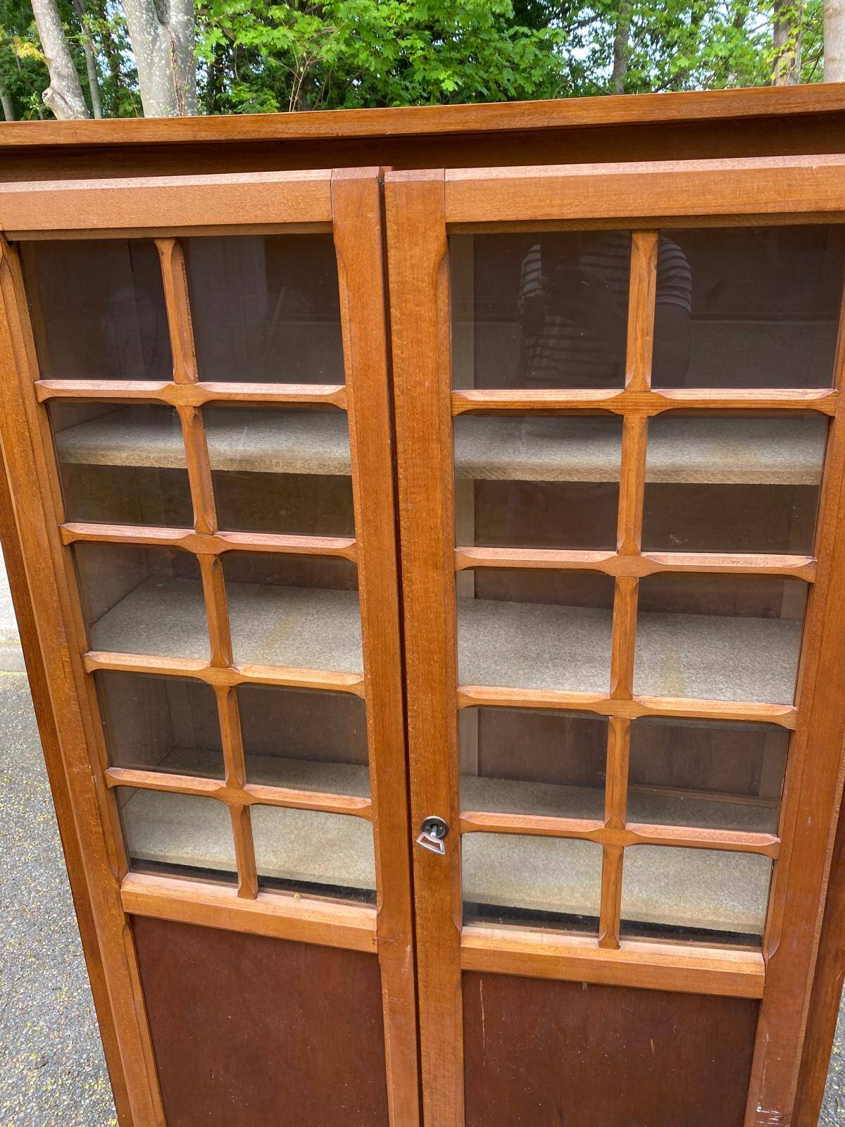 Vitrine parisienne en bois des années 50