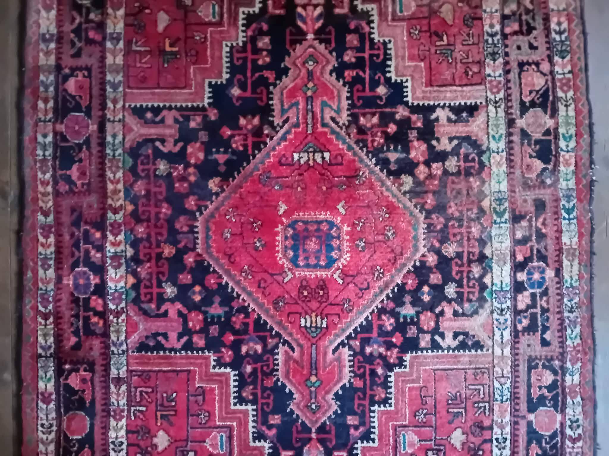 Handmade Tuyserkan Persian Rug 230x150cm