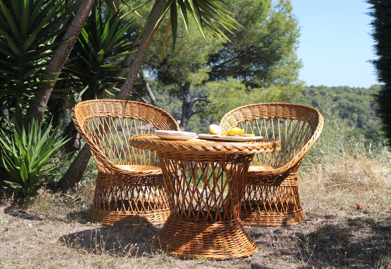 Vintage wicker chairs and table