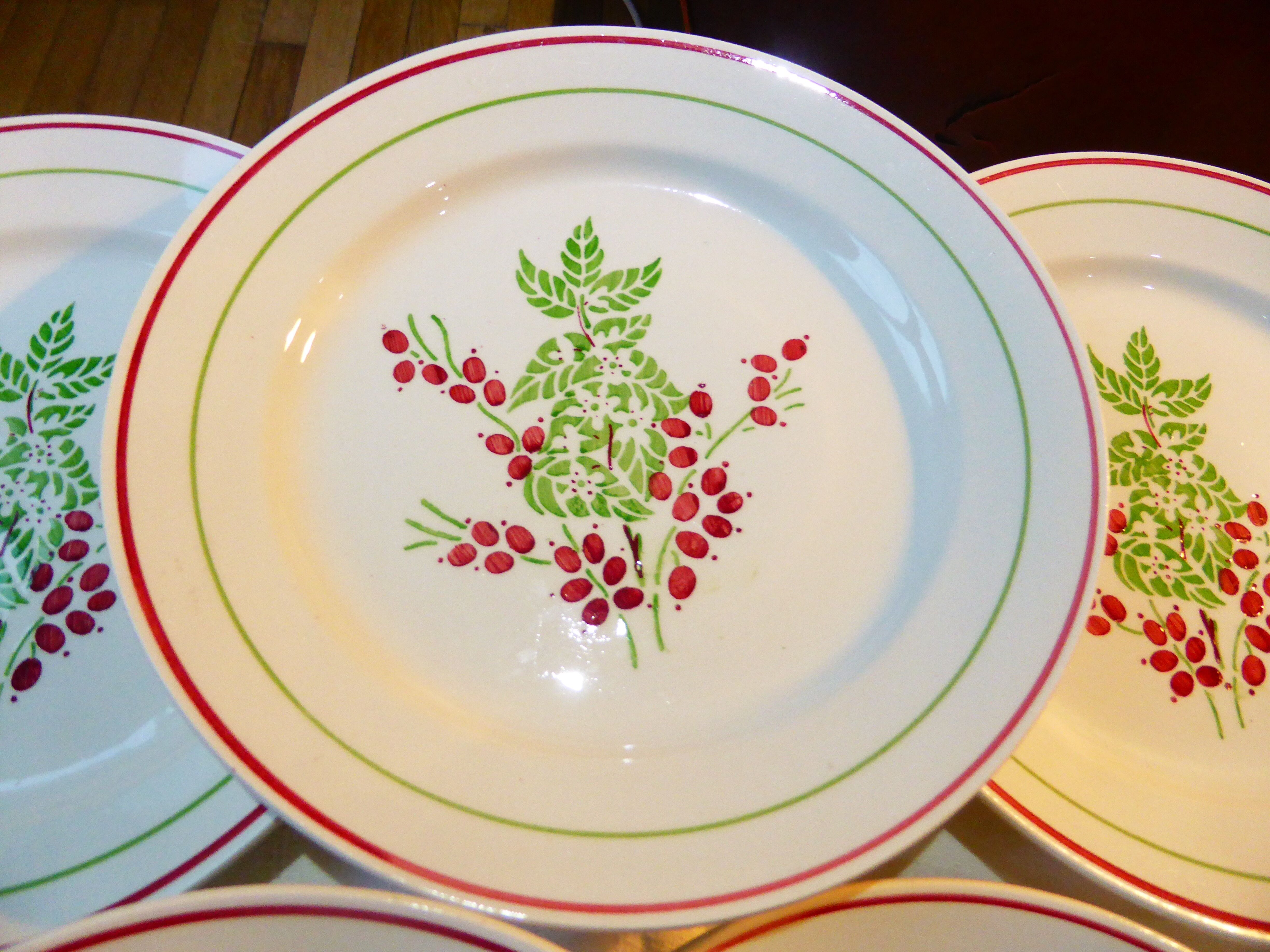Set of 6 vintage porcelain flat plates