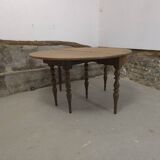 Extendable half-moon round oak table for 2 to 8 people