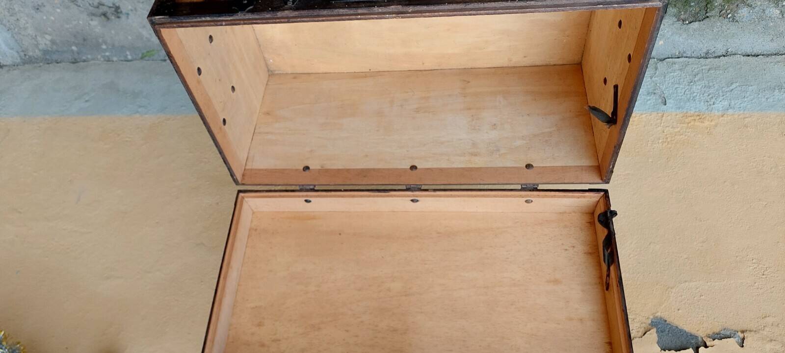 Small oak safe with iron reinforcements, 19th century