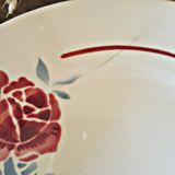 5 flat plates (floral pattern) mismatched: Badonviller (2+2) and a K&G Lunéville model Chantal