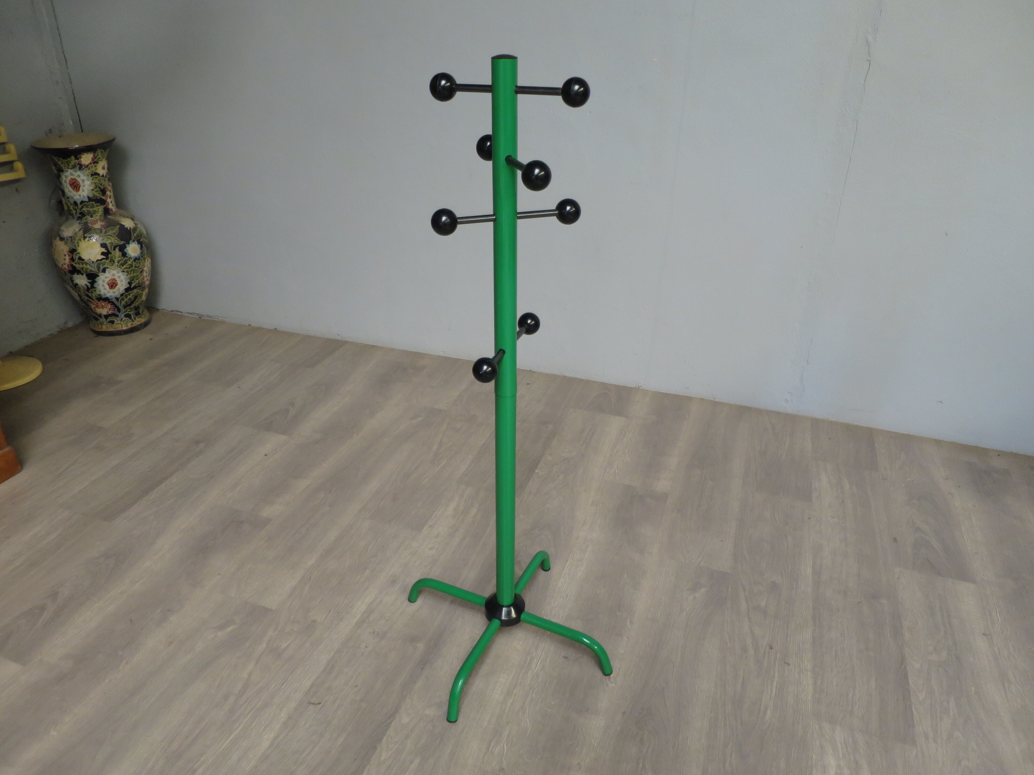 Coat rack balls 70s