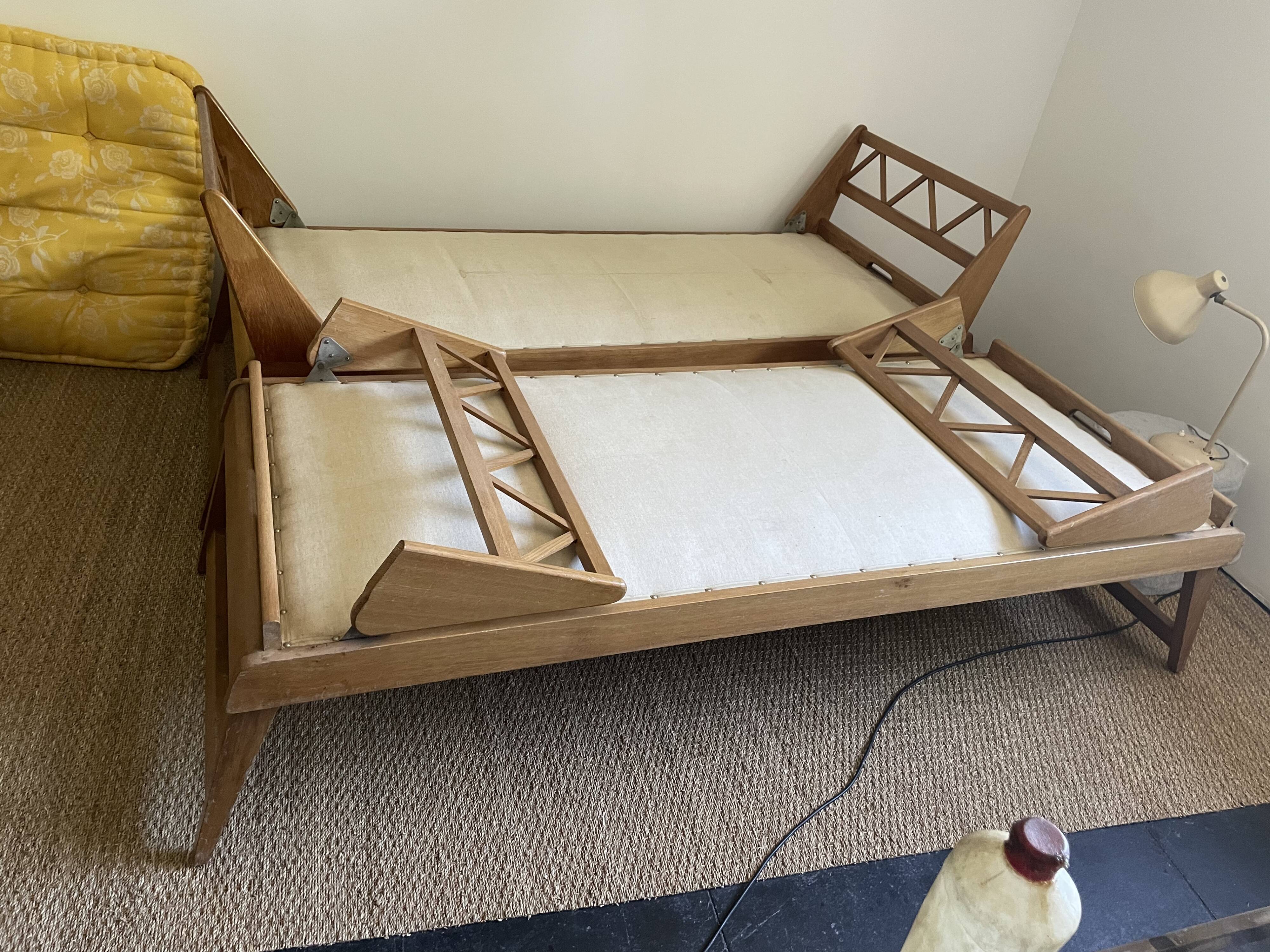 Twin beds daybed vintage