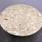 Table ronde sur pied en marbre brèche | Table de salle à manger vintage en pierre des années 1980 | Postmoderne