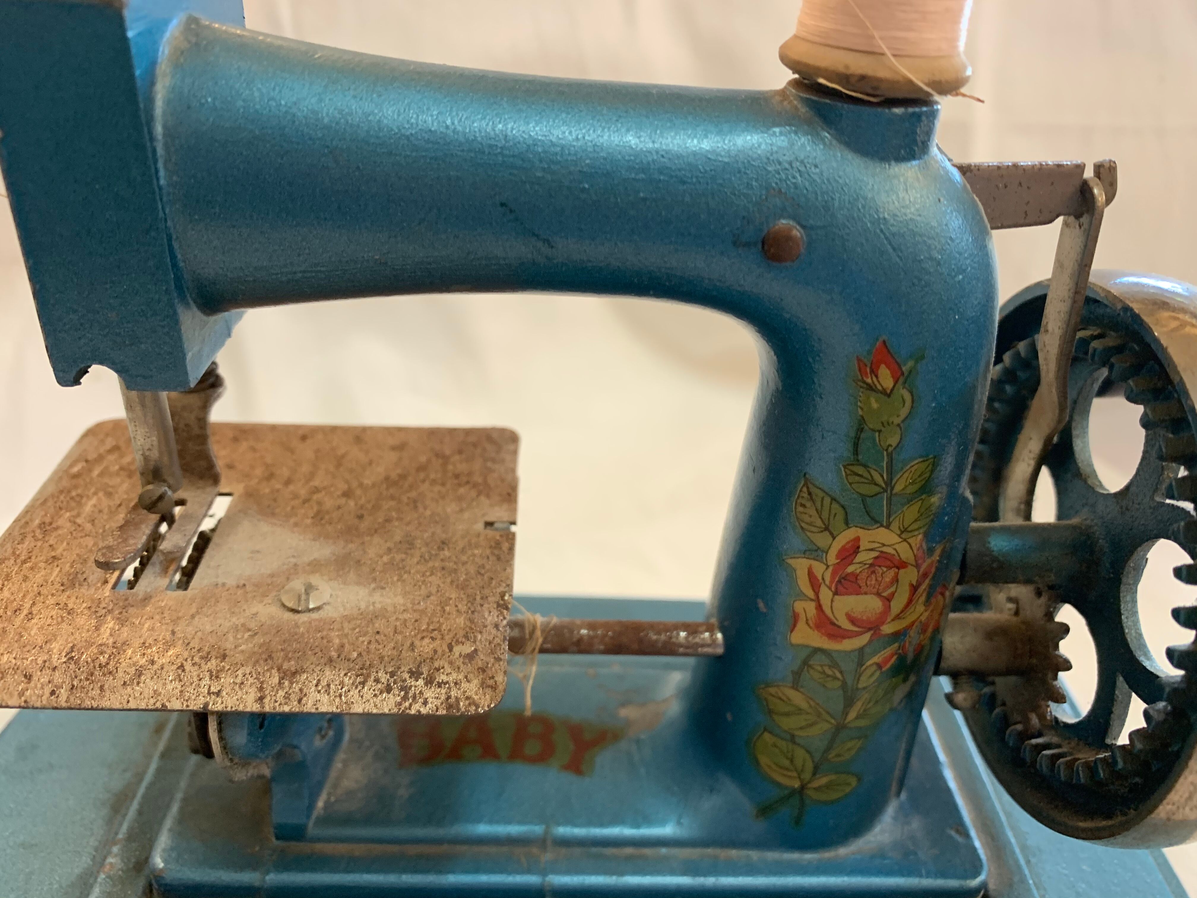 Iron doll sewing machine