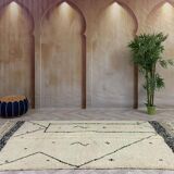 Moroccan rug in natural wool, 250cm x 150cm