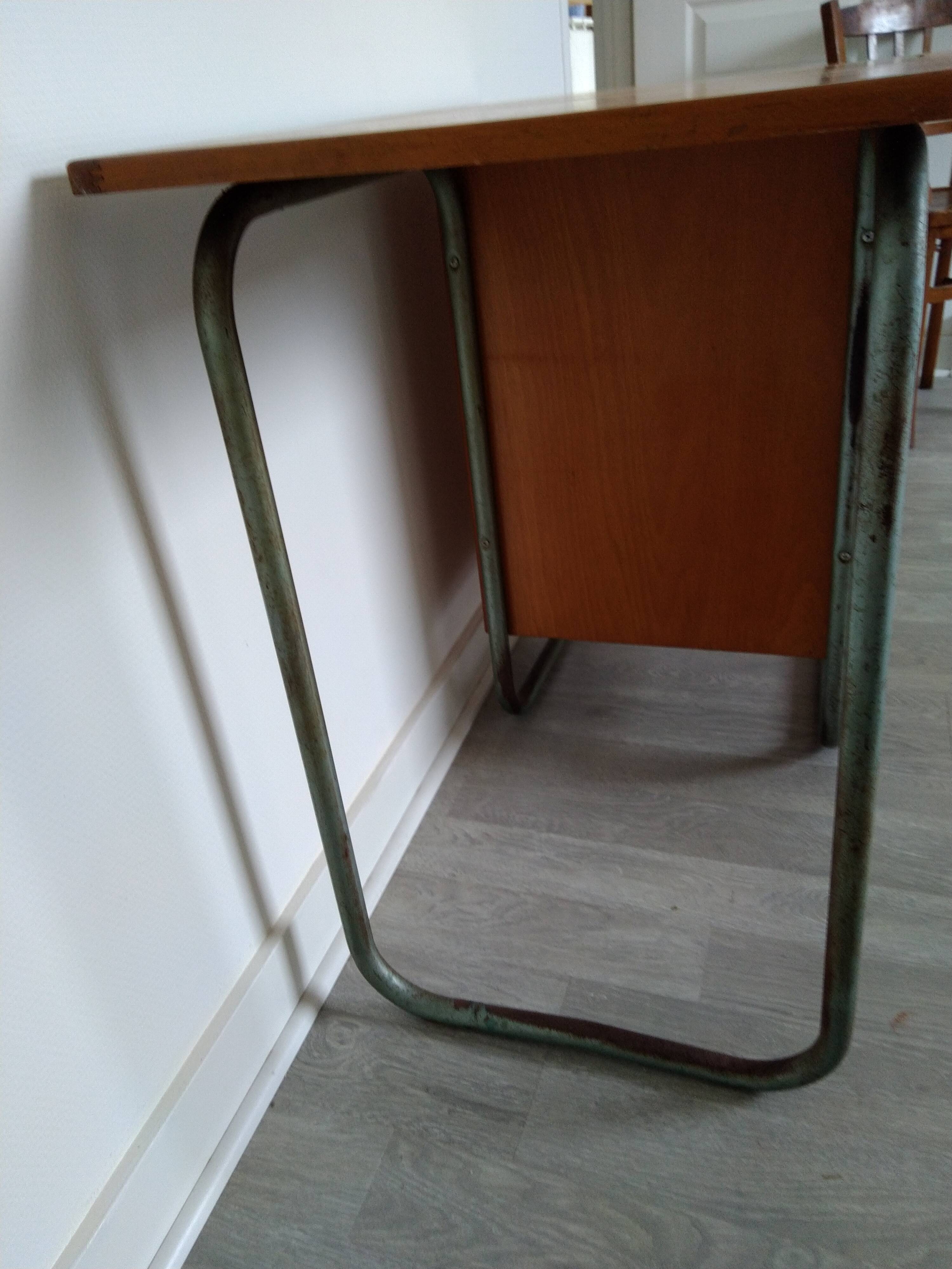 Bureau en bois et métal
