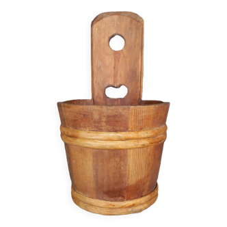 Wooden flowerpot to hang or place