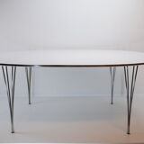 Fritz Hansen B613 super-elliptical dining table