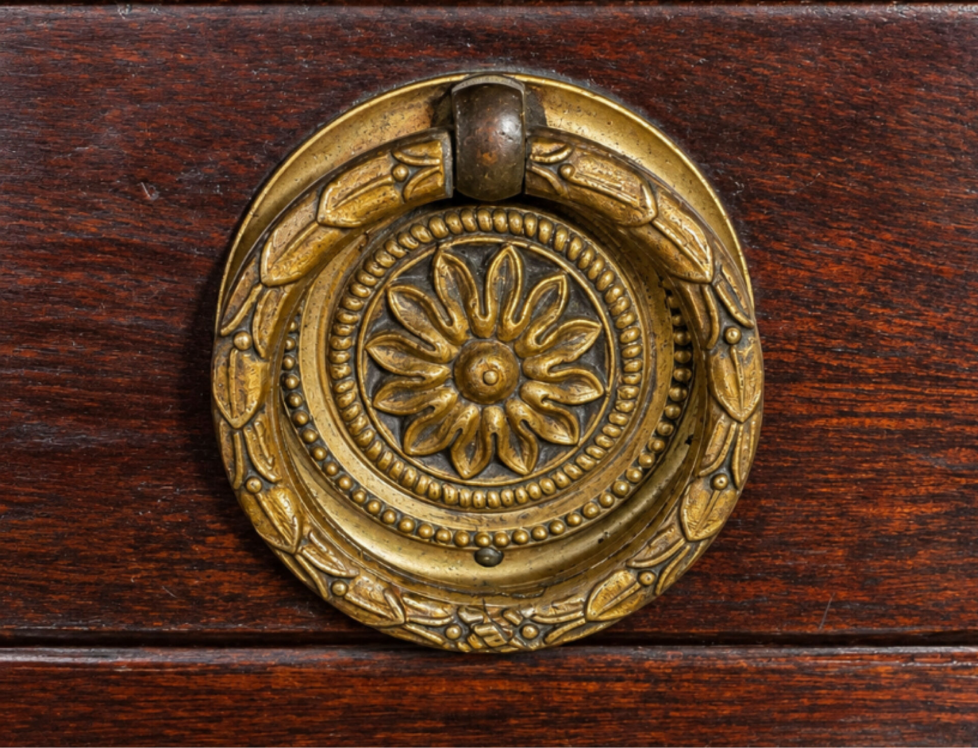 Secretary with a drop-leaf in mahogany in the Louis XVI style.
