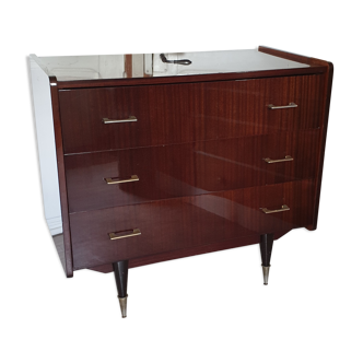 Varnished chest of drawers