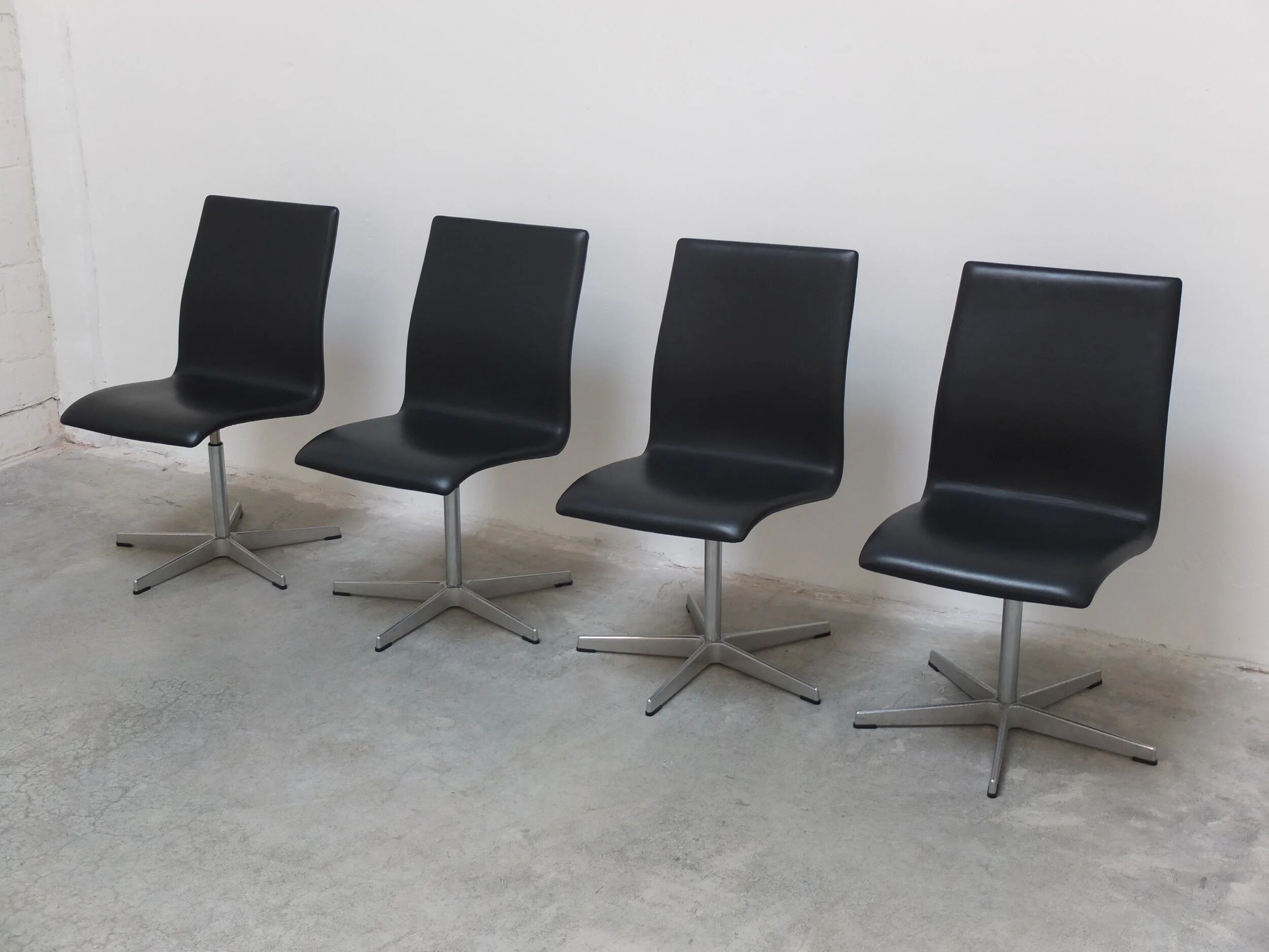 Set of 6 'Oxford' swivel chairs by Arne Jacobsen for Fritz Hansen, 1965