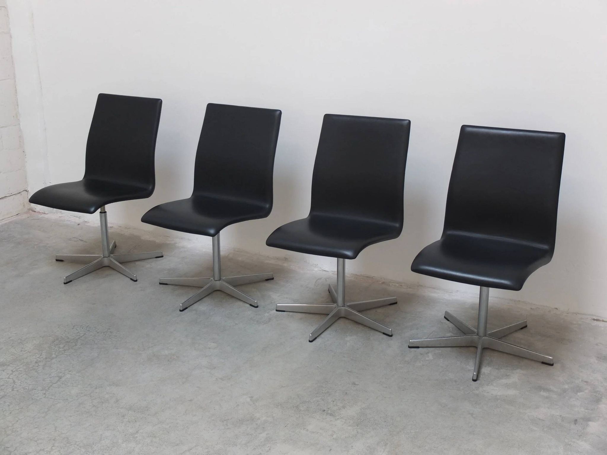 Set of 6 'Oxford' swivel chairs by Arne Jacobsen for Fritz Hansen, 1965