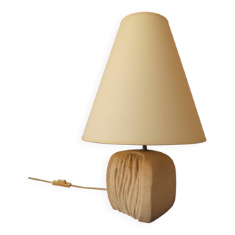 Lampe de table en pierre du Gard