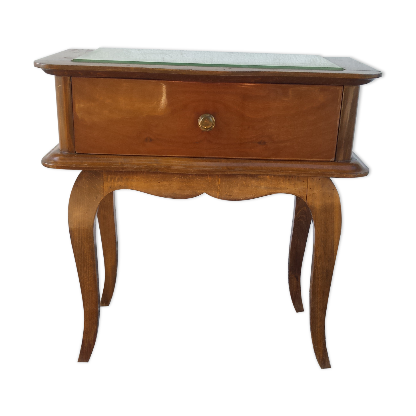 Table with rounded lines