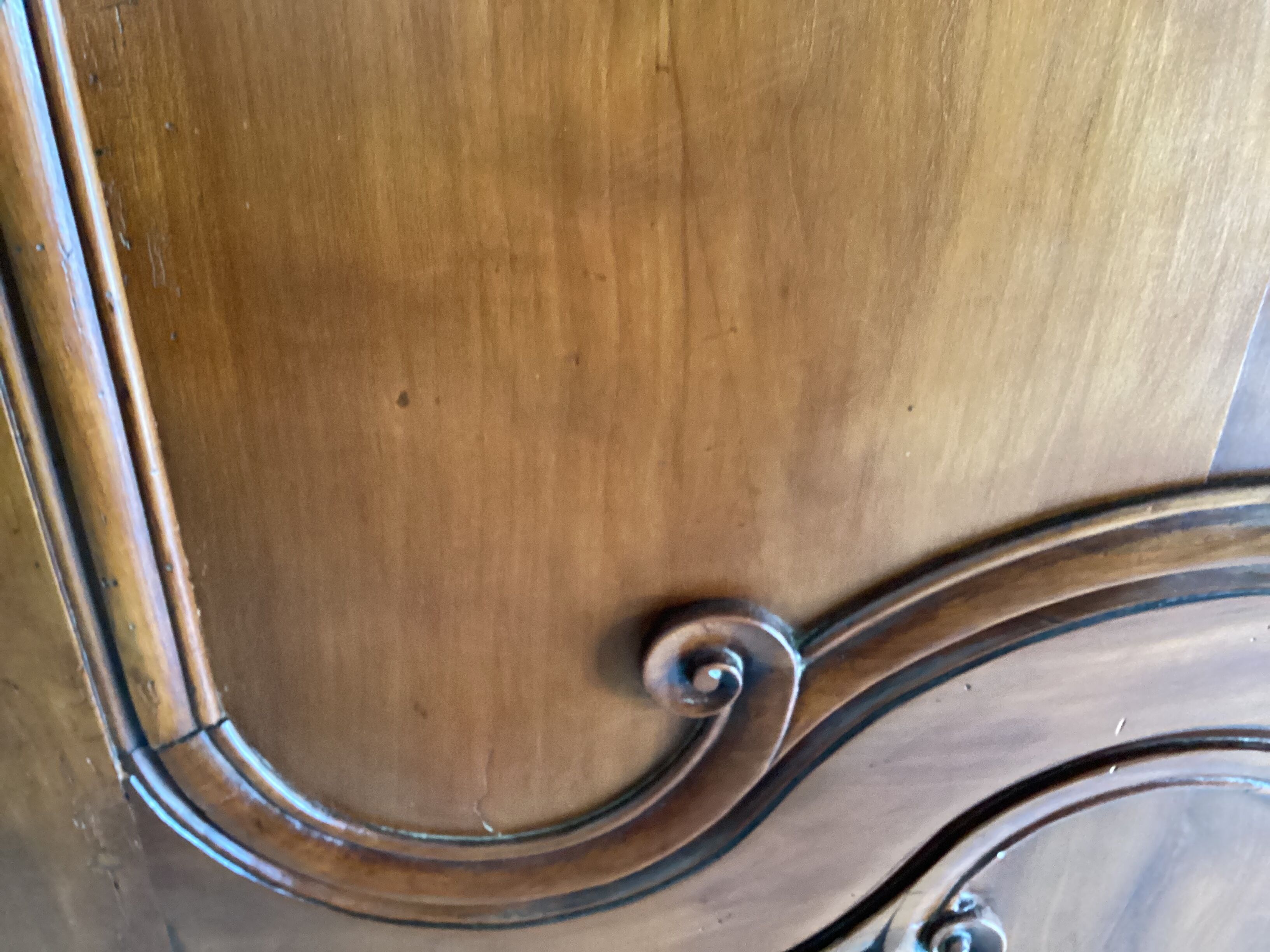 Armoire normande en merisier