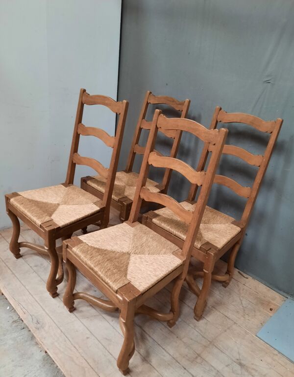 Serie de 4 chaises ''os de mouton'' à assises paillees
