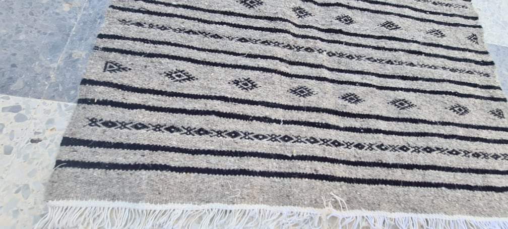 Hand-made grey and black carpet in pure wool  - 110x73cm