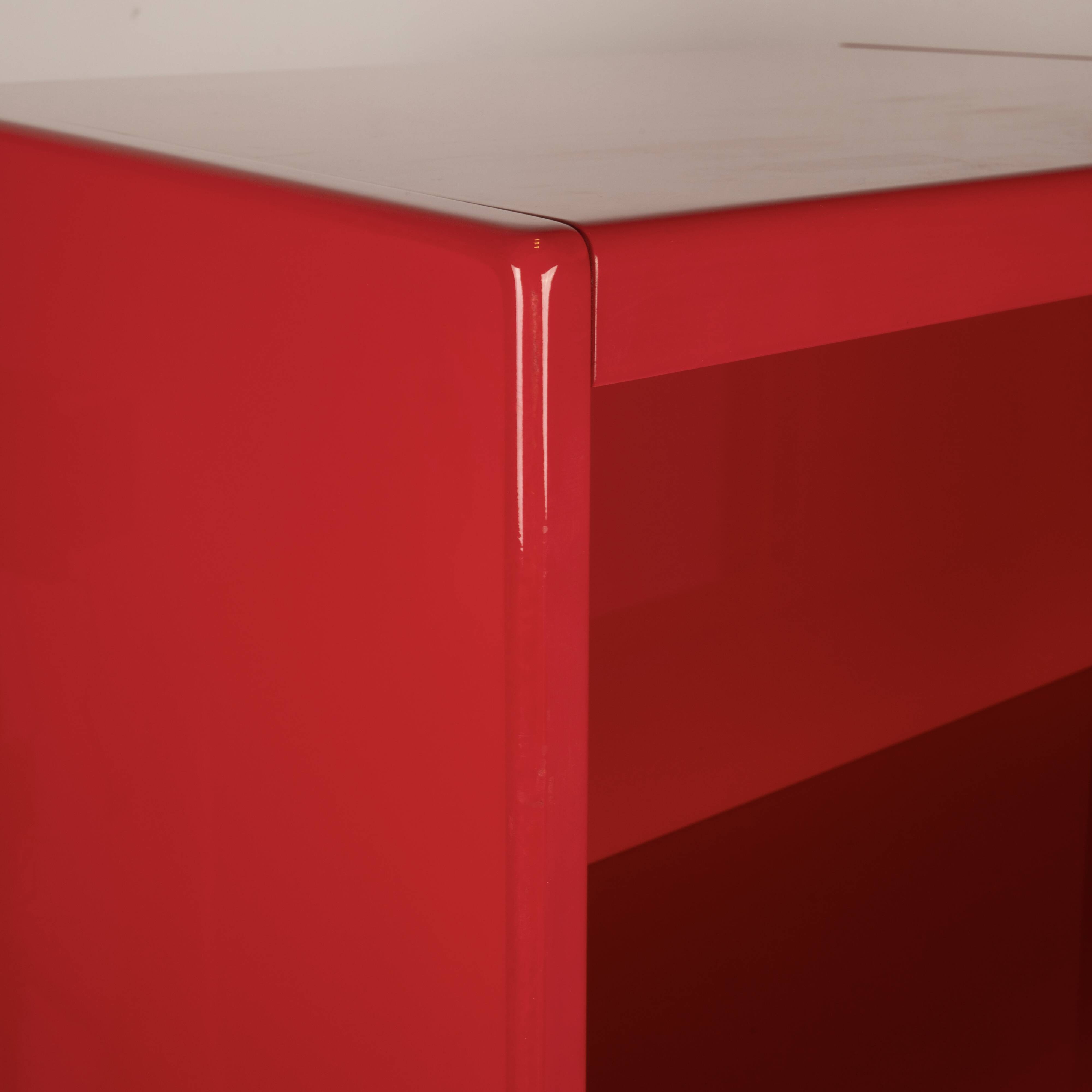 Double-face rotating display cabinet in red lacquer by Arflex, 1980s