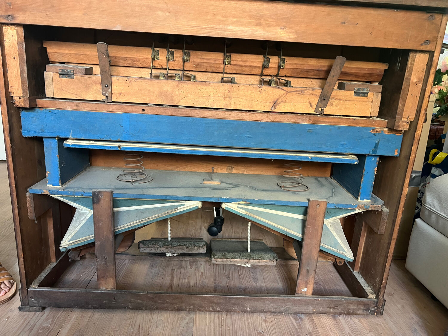 Old English harmonium mahogany bellows, nineteenth