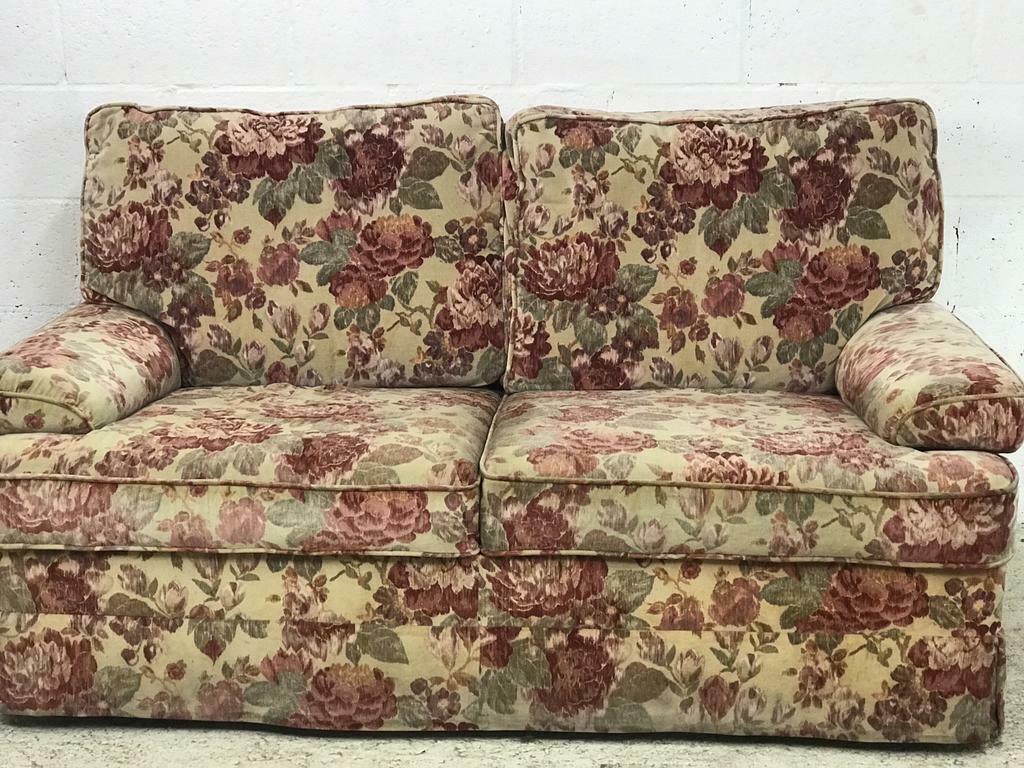 vintage flowered two-seater / sofa / sofa