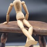 Half-round tripod stool feet balls