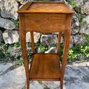 Small Louis XV period writing table in Walnut. 18th Century Period