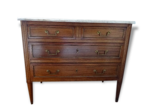 Commode de style Louis XVI
