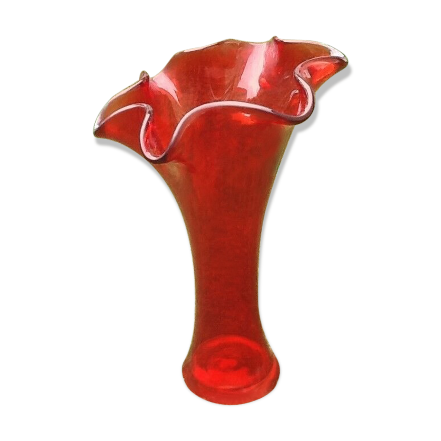 Vase cornet centre de table verre soufflé et coloré rouge rubis