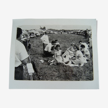 Tirage argentique noir & blanc Jackie Kennedy en pique-nique et séance photo