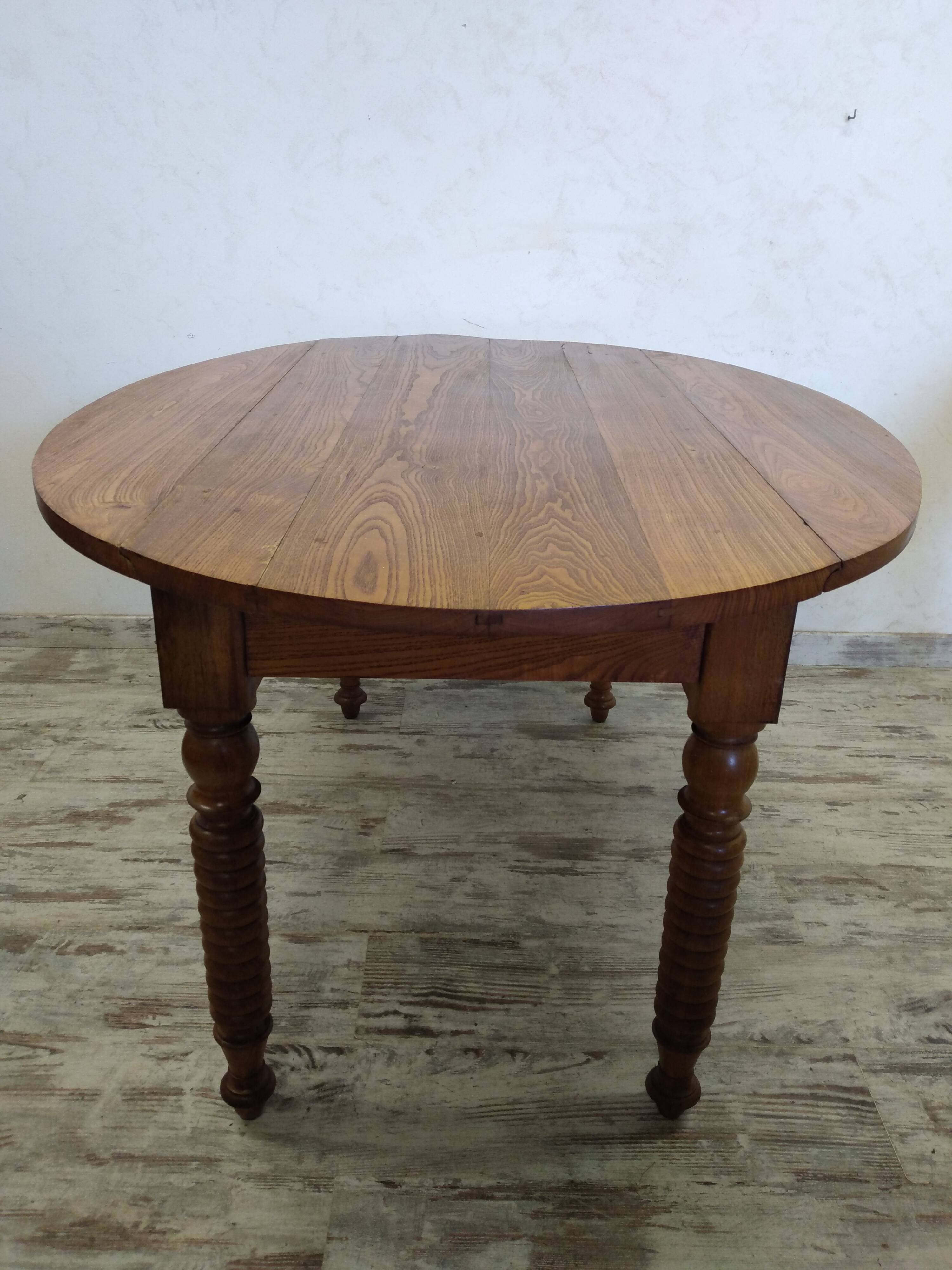 Drop-leaf table