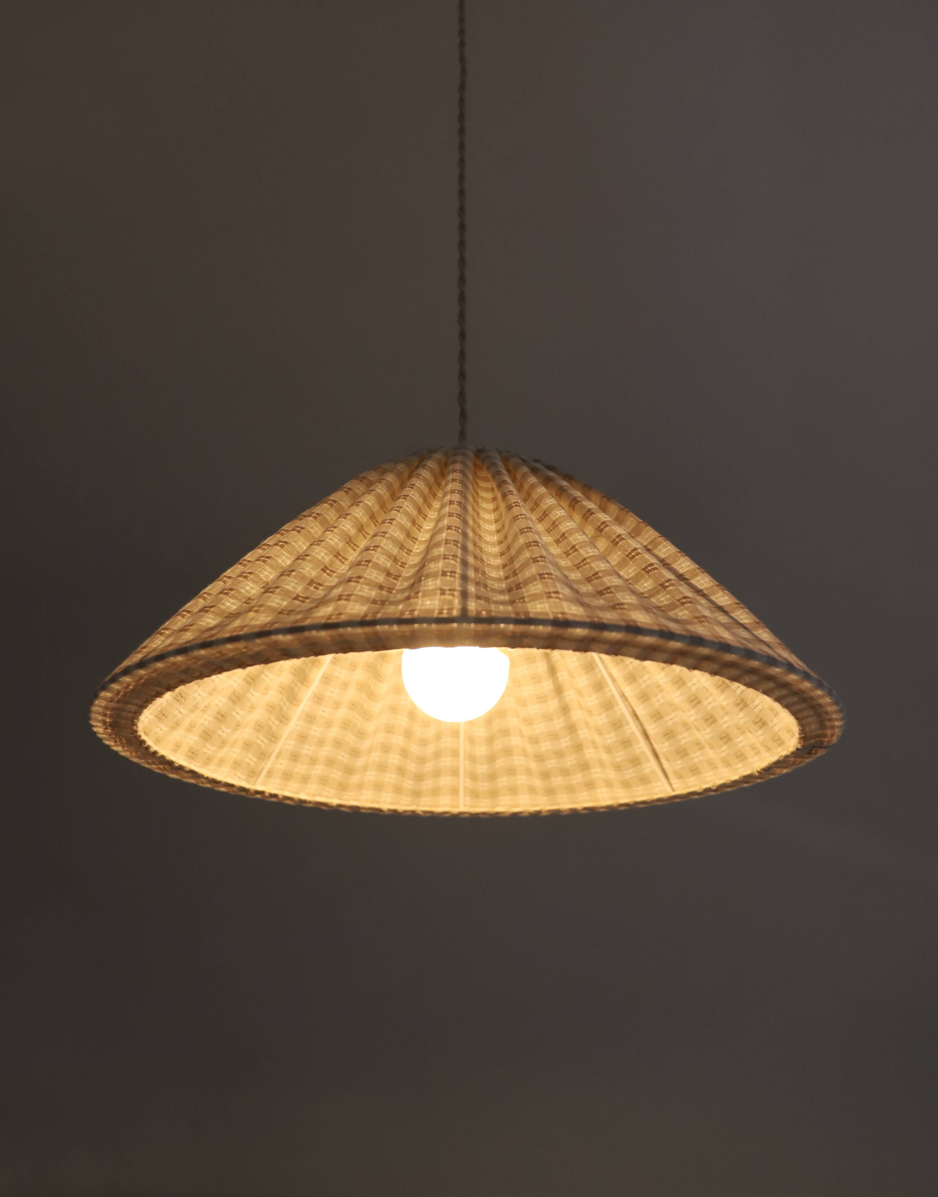 Vichy pendant light, conical shape "Malala Vichy sand and off-white"