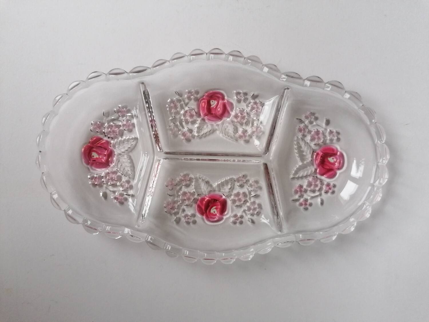Appetizer dish with crystal compartments