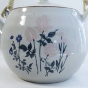 Théière vintage - motifs fleuris