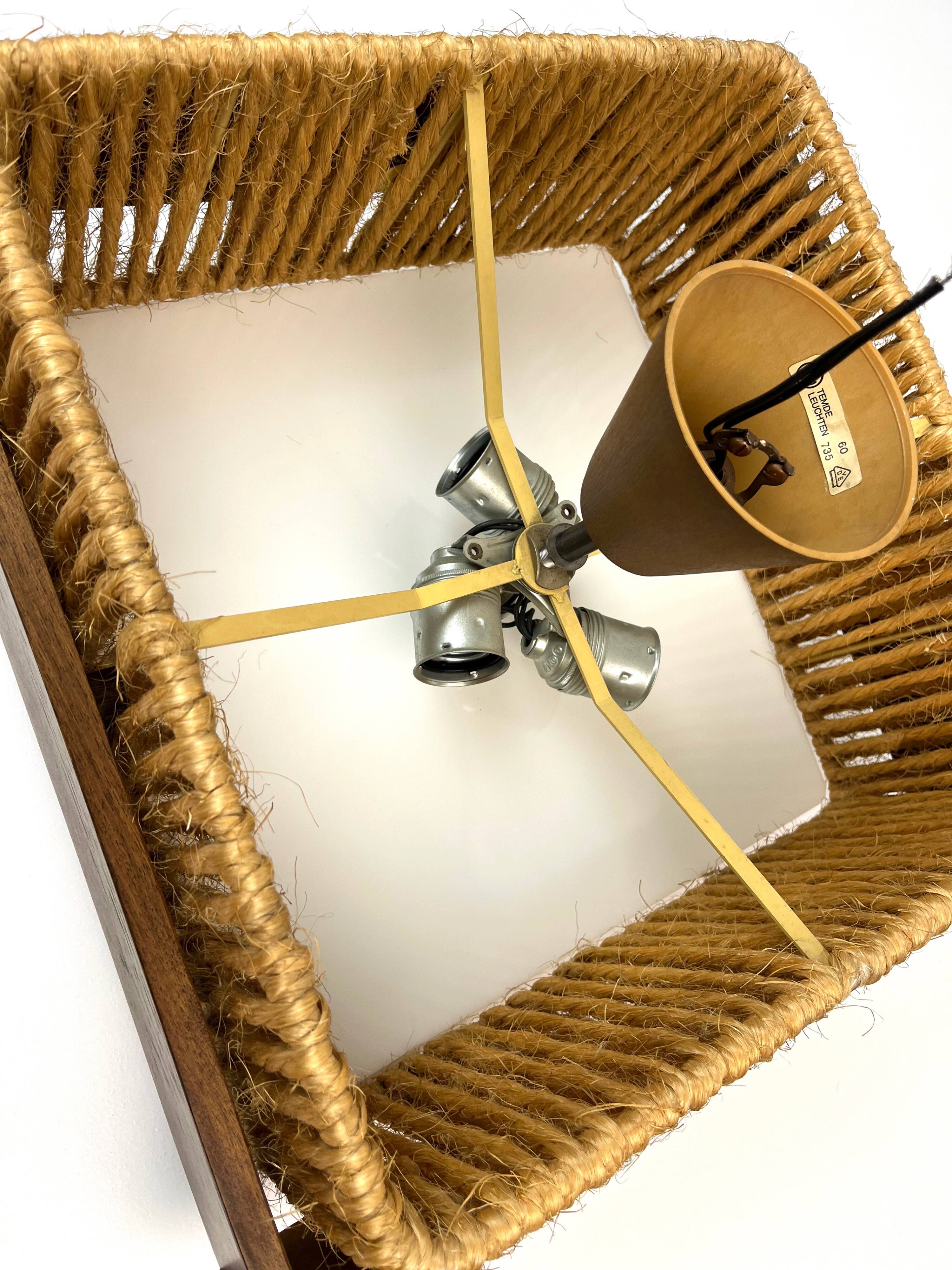 Rare lampe de plafond originale Temde Mid Century Danish Modern en chêne et sisal