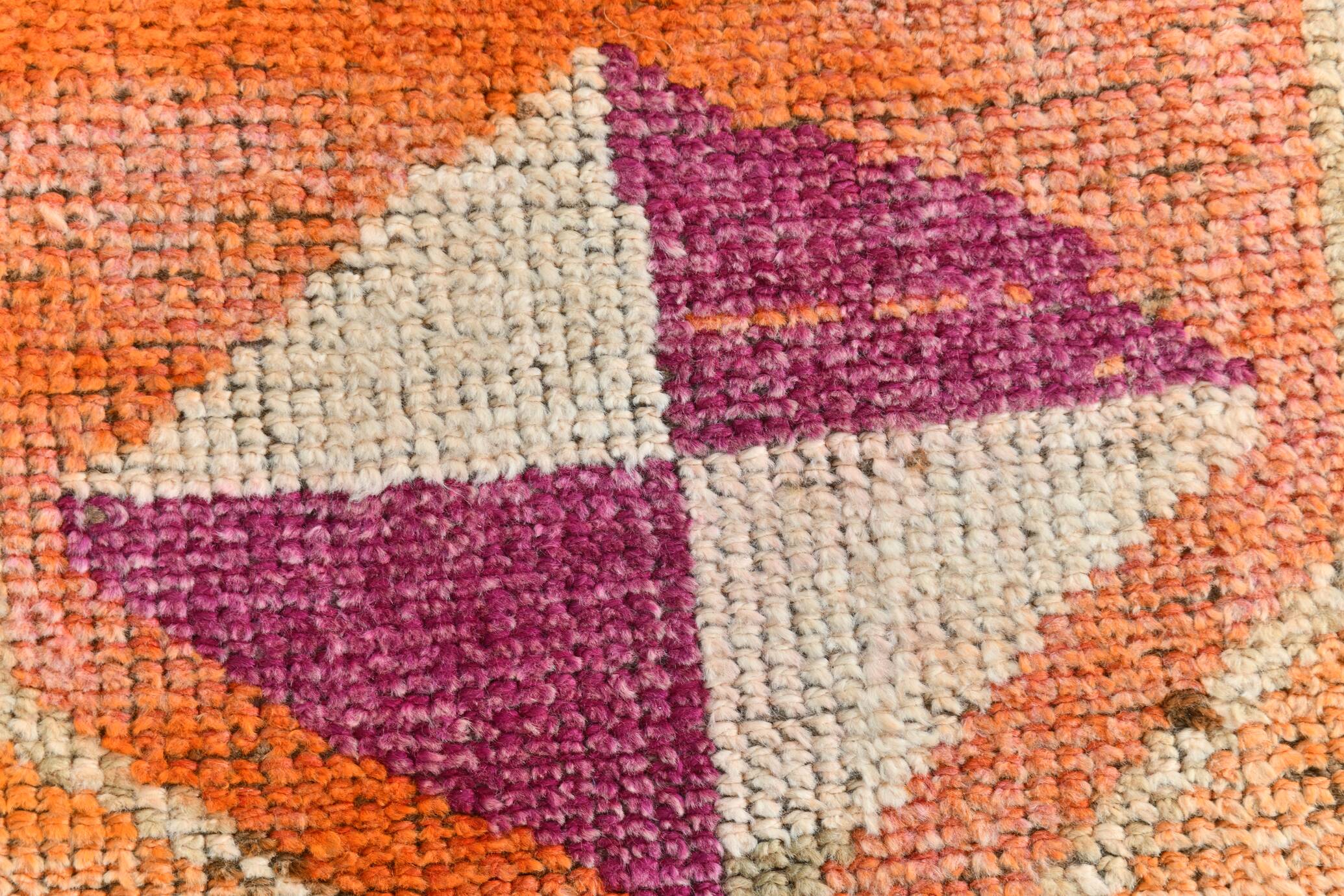 Tapis runner vintage berbère, motifs géométriques orange violet, 74x307Cm