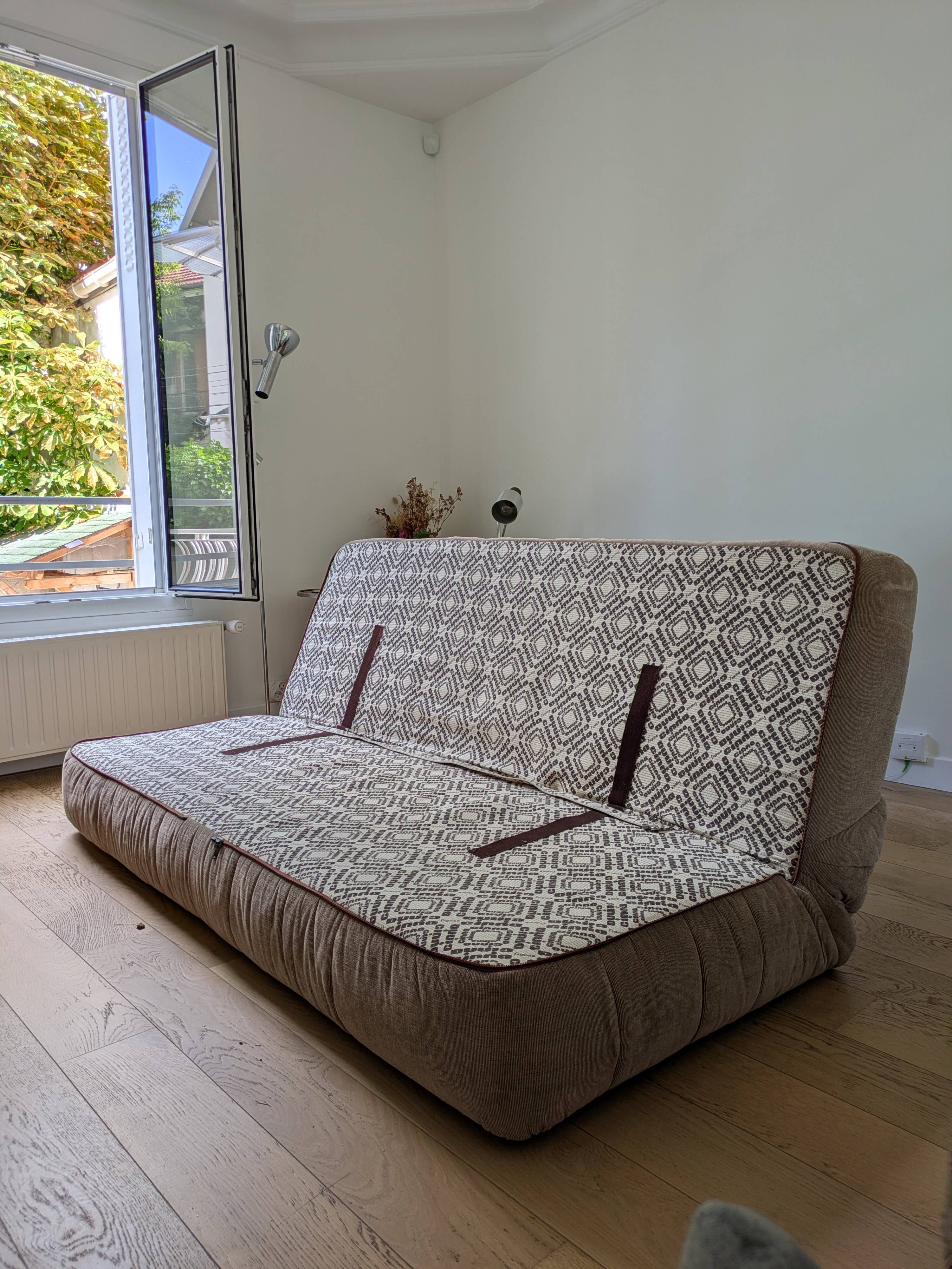 Cinna brand Gao sofa by Jean-Paul Laloy
