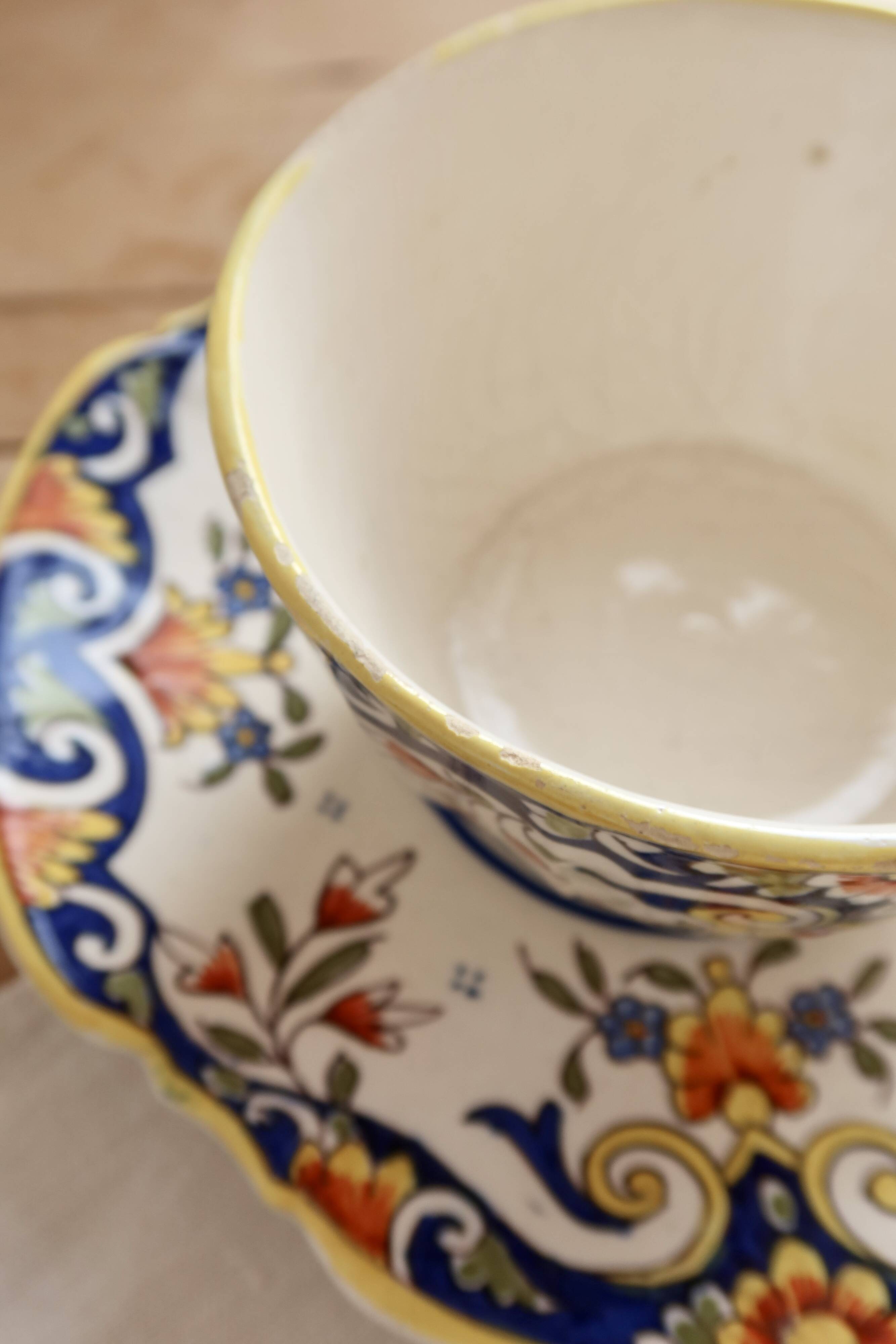 Antique polychrome faience chocolate cups with saucers – Flo decoration