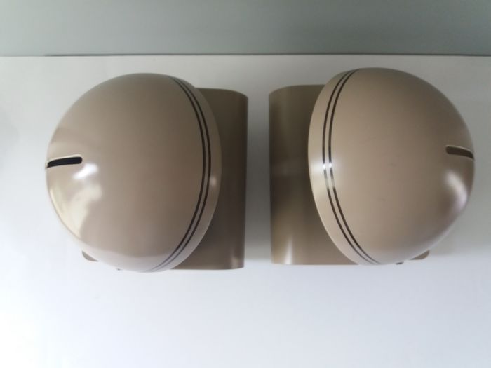 Pair of Guzzini wall sconces - "Bugia" Giuseppe Cormio
