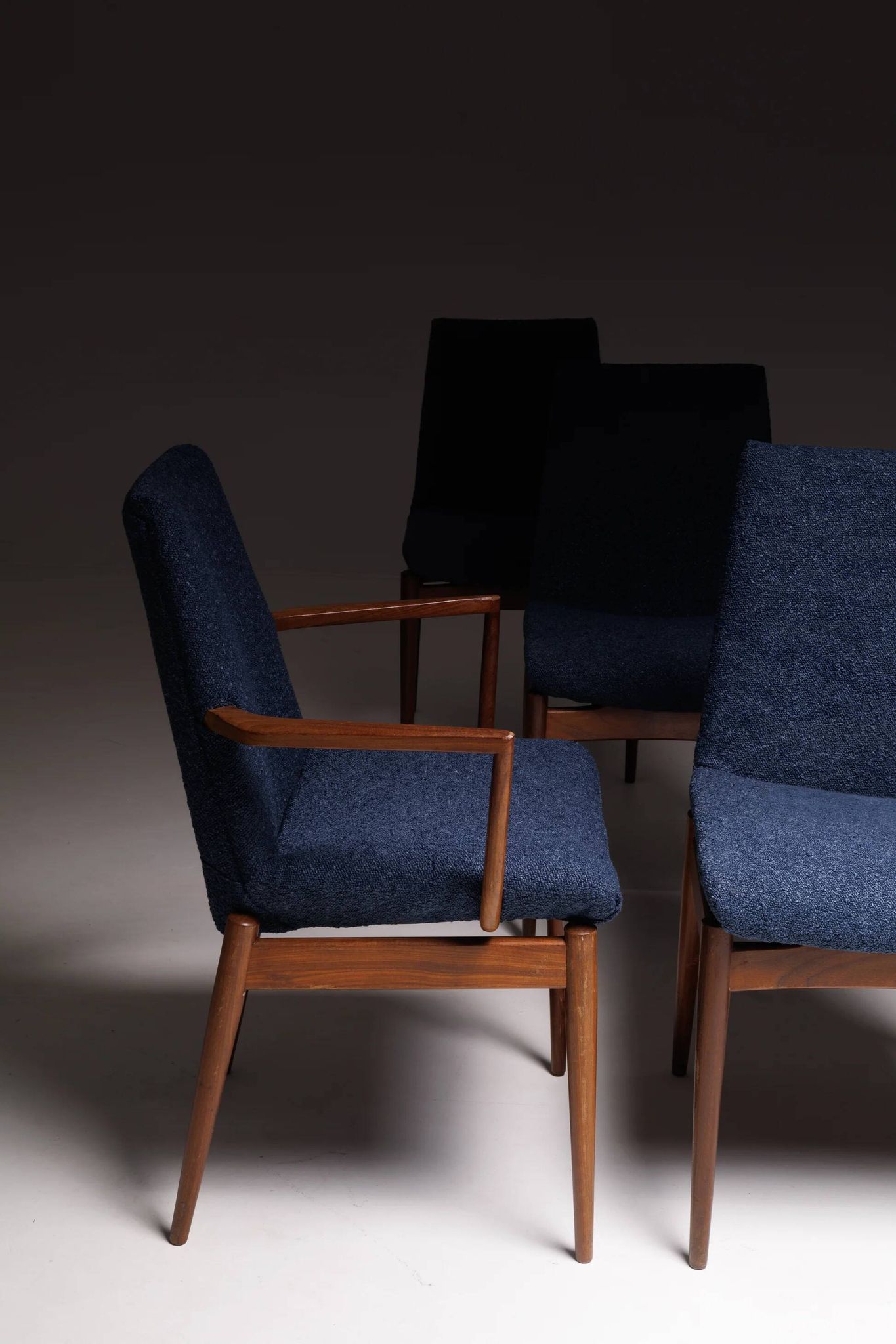 Mid-century modern chairs - set of 8