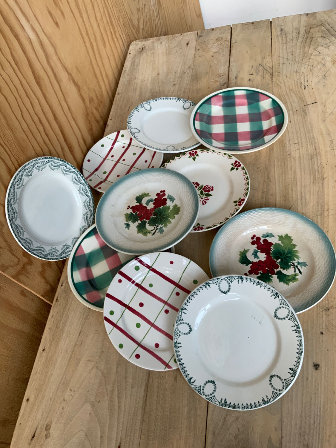 Mismatched plates Terre de Fer