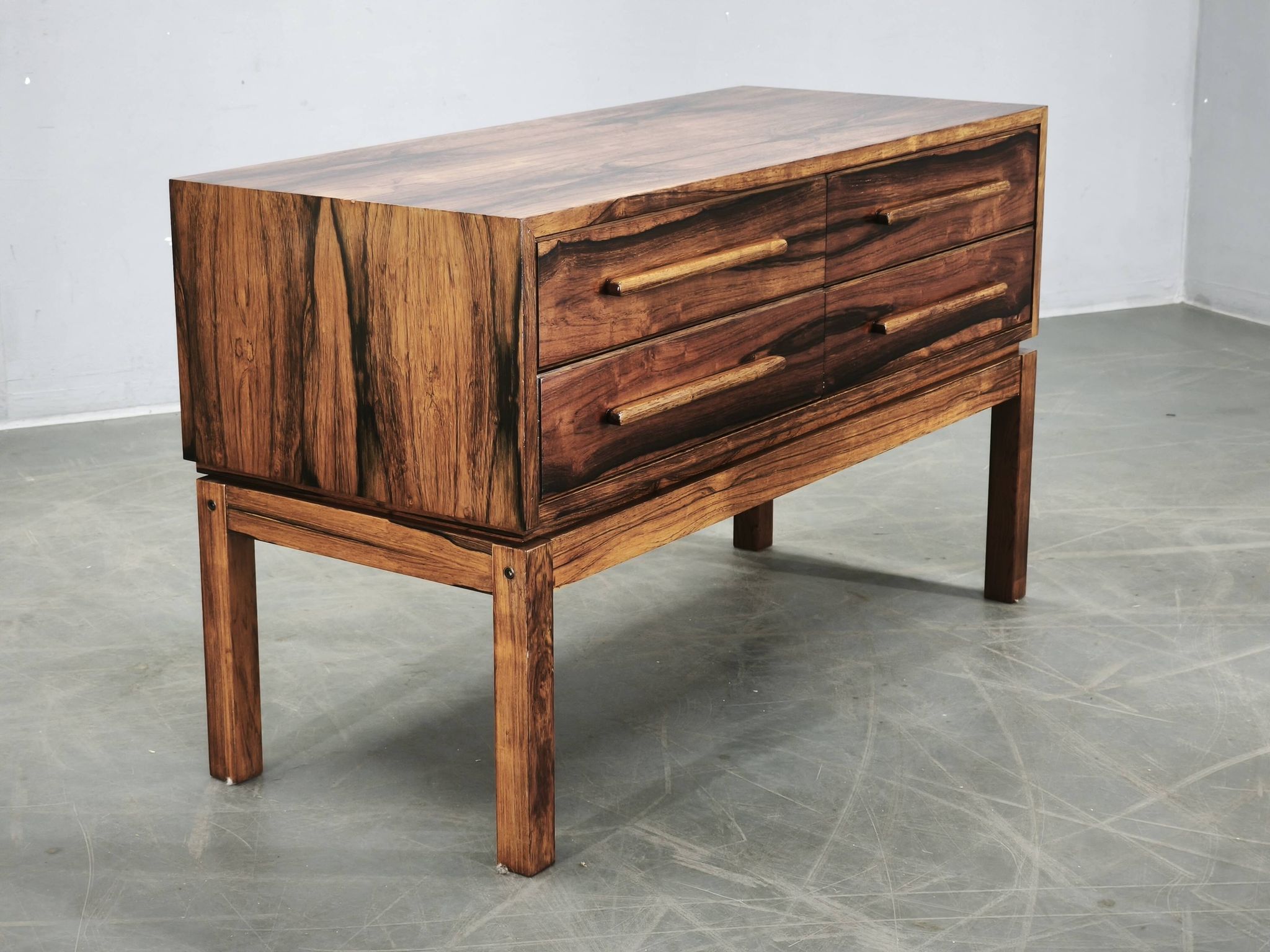 Commode en palissandre danoise de style mid-century modern, années 1960
