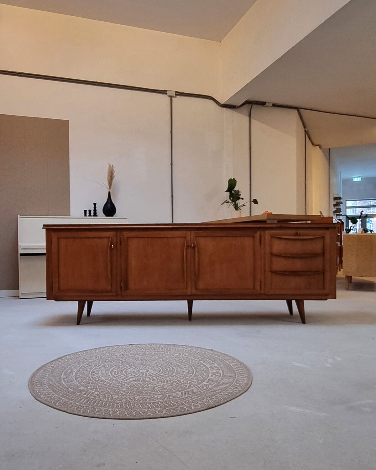 Buffet du milieu du siècle