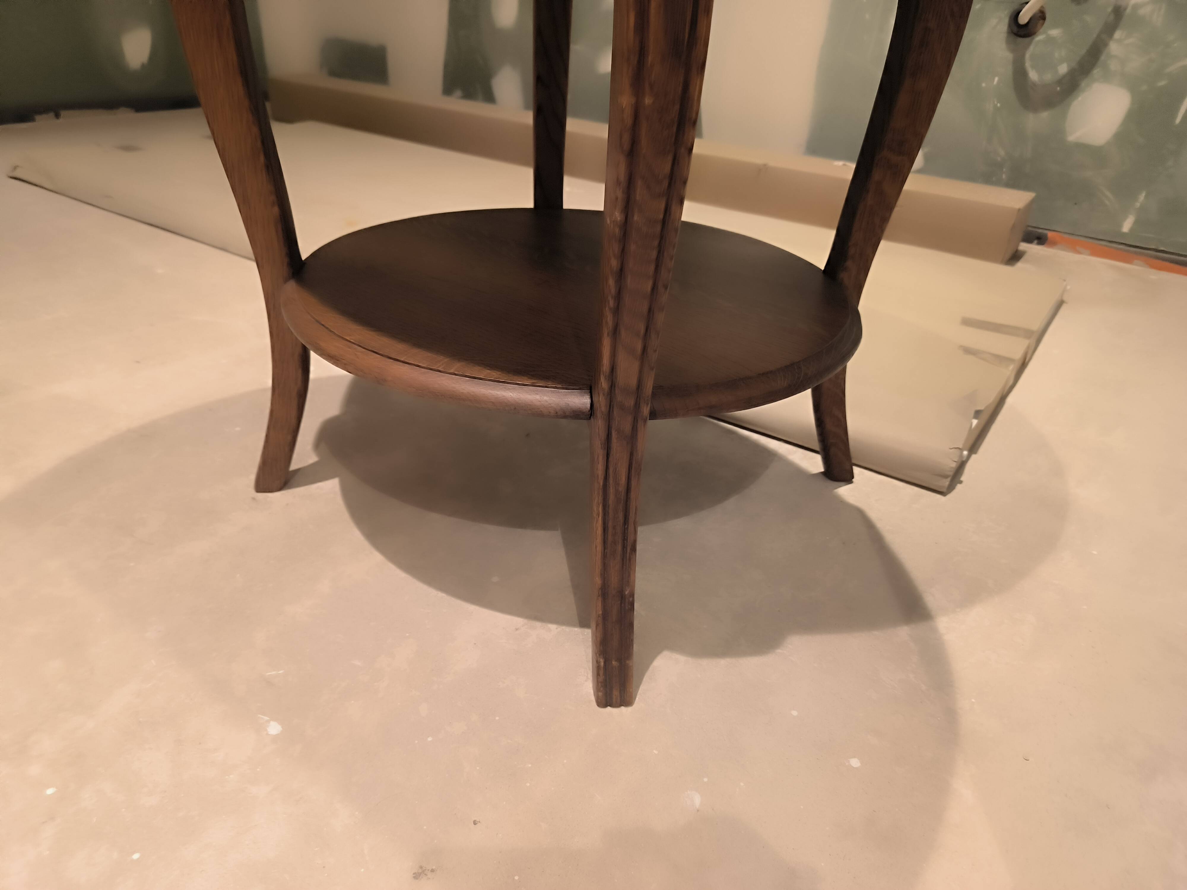 Side table/ round table