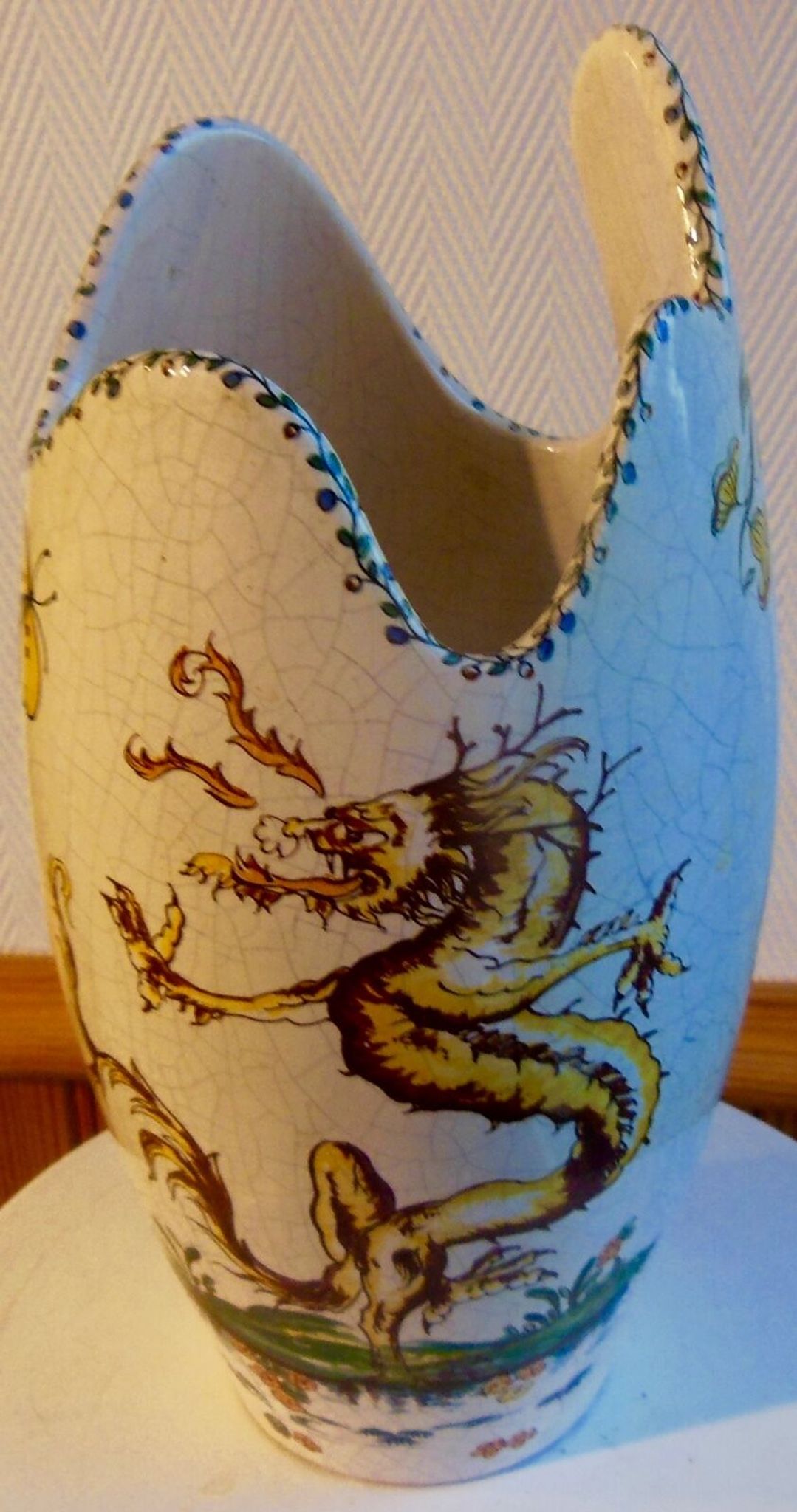 Vase craquelé à décor chinois et floral XlX ème siècle