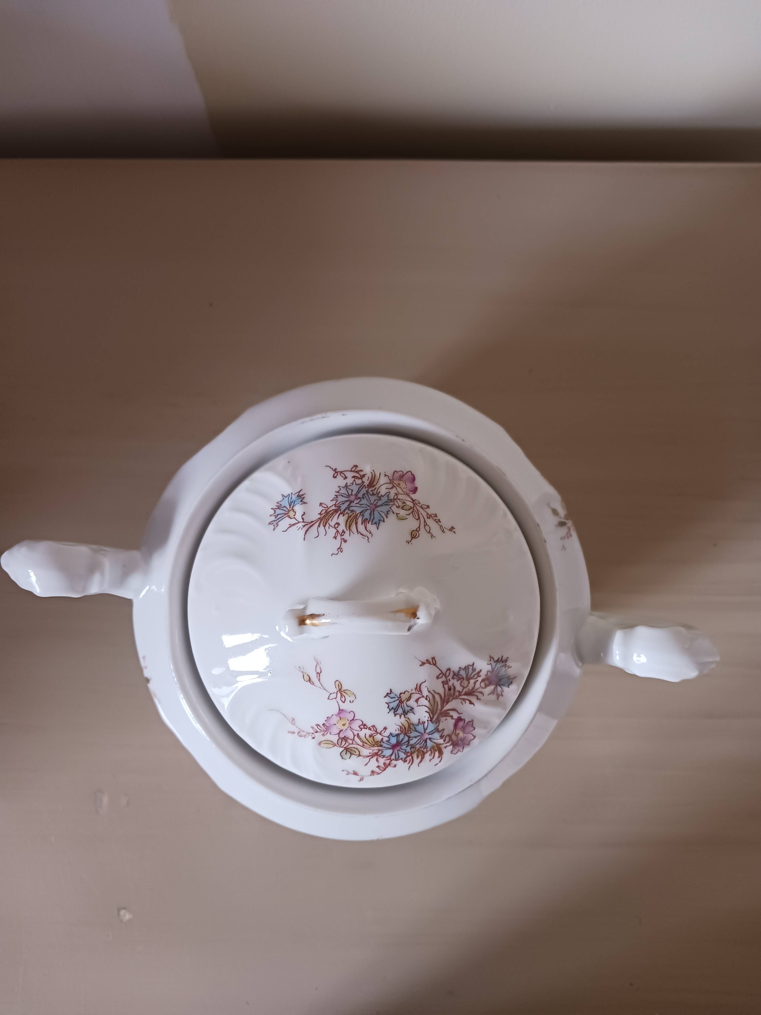 Antique porcelain sugar bowl, late 19th century.