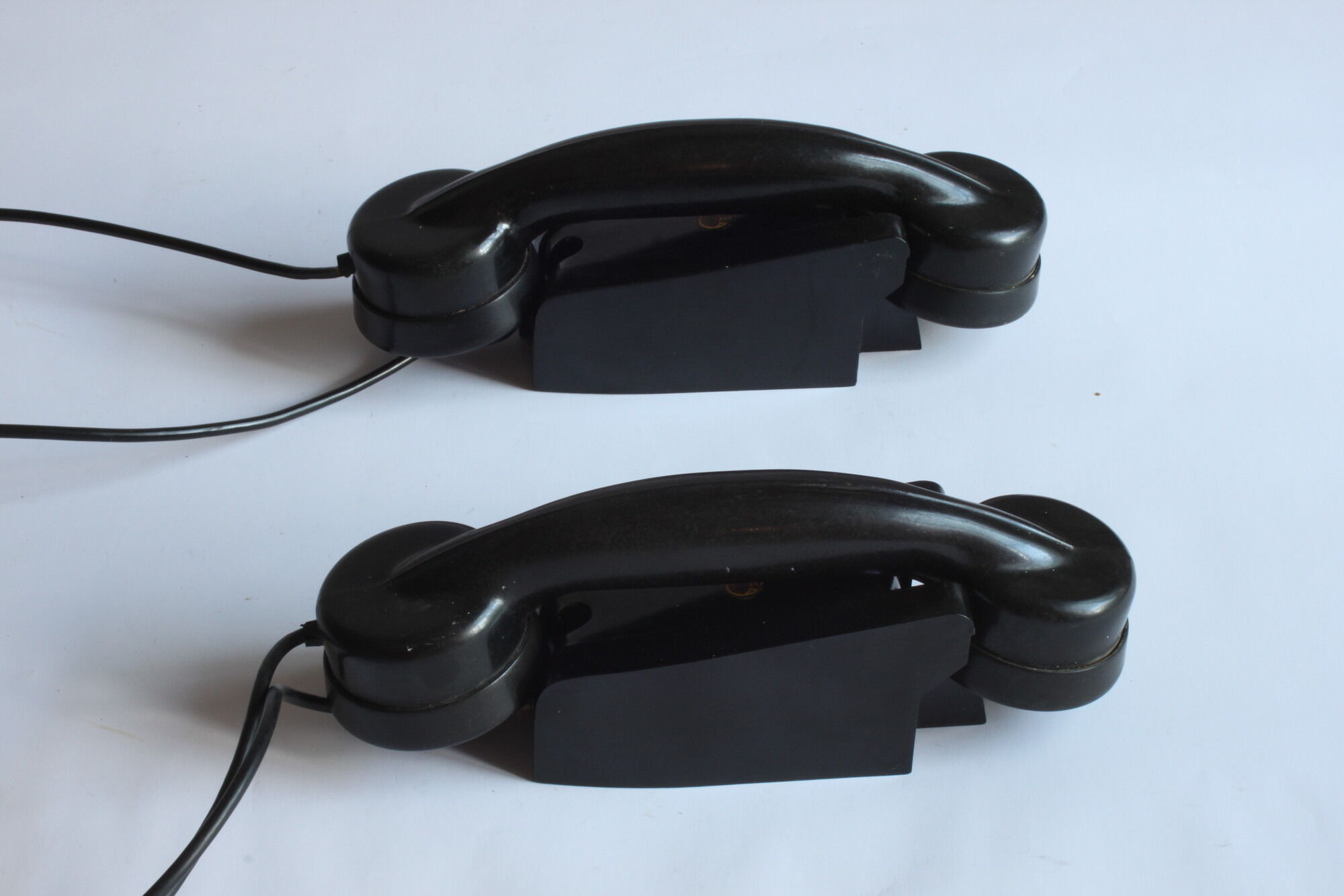 Streamline design bakelite intercom telephones by Aiea Antwerp, Belgium 1940s, set of 2.